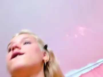 KateDivineUK – webcam model profile photo Image 5