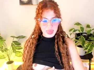 LiluDallass – webcam model profile photo Image 3