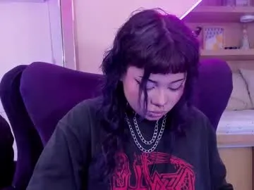 LoveCatsuit – webcam model profile photo Image 8