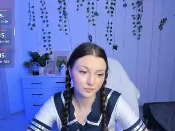 famouswomen – webcam model profile photo Image 9