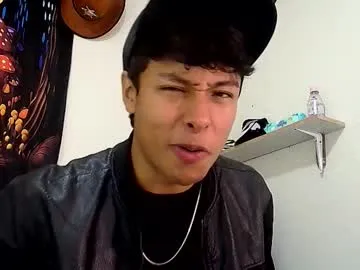 LoraDevine – webcam model profile photo Image 11