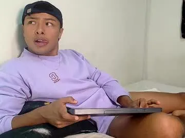 LoraDevine – webcam model profile photo Image 14