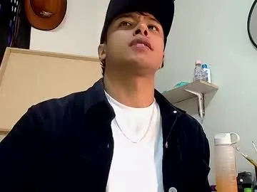 LoraDevine – webcam model profile photo Image 18