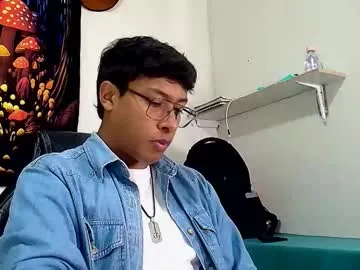 LoraDevine – webcam model profile photo Image 7