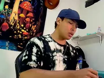 LoraDevine – webcam model profile photo Image 8