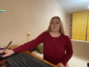 SelennaMoon – webcam model profile photo Image 11