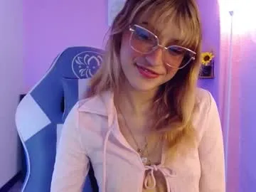 AureliyXXX – webcam model profile photo Image 13