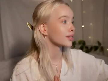 _Alicee_1 – webcam model profile photo Image 11