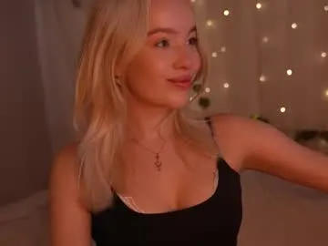 _Alicee_1 – webcam model profile photo Image 13