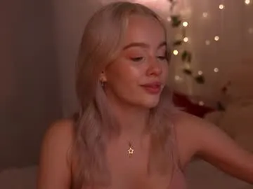 _Alicee_1 – webcam model profile photo Image 16