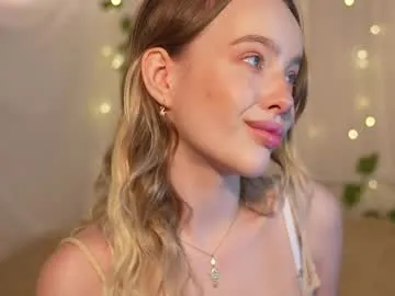 _Alicee_1 – webcam model profile photo Image 2