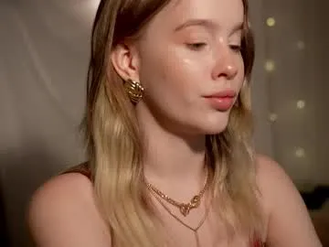 _Alicee_1 – webcam model profile photo Image 9