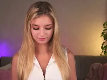 Haluley – webcam model profile photo Image 7