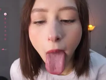 MILAax – webcam model profile photo Image 3