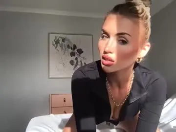 Irinchi – webcam model profile photo Image 7