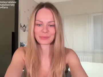 British_EmJess – webcam model profile photo Image 17