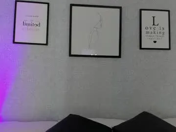 Chiaralovee – webcam model profile photo Image 15