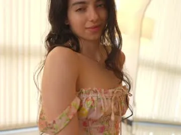 BlondeHott – webcam model profile photo Image 2