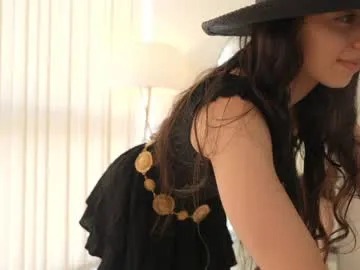 BlondeHott – webcam model profile photo Image 6