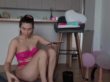 Monkey104 – webcam model profile photo Image 10