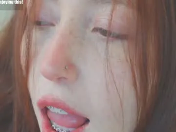 LoraDevine – webcam model profile photo Image 14