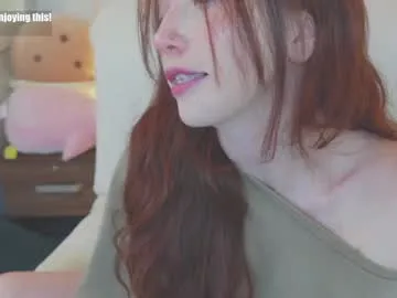 LoraDevine – webcam model profile photo Image 5