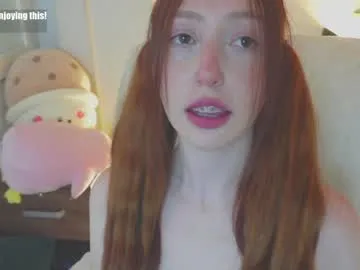 LoraDevine – webcam model profile photo Image 9