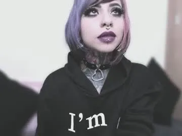 TraceyKalani – webcam model profile photo Image 15