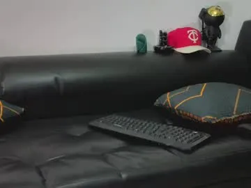 BlondeScarlettx – webcam model profile photo Image 2