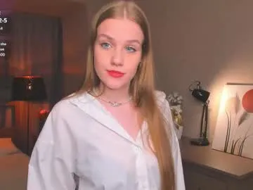 SnowPearl – webcam model profile photo Image 15