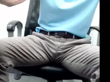 itsme_LEON – webcam model profile photo Image 3