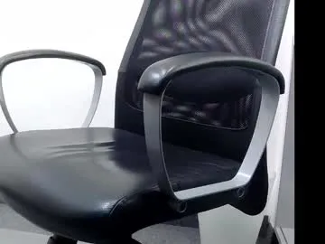 itsme_LEON – webcam model profile photo Image 9