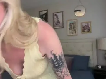 TyleneBuck – webcam model profile photo Image 5