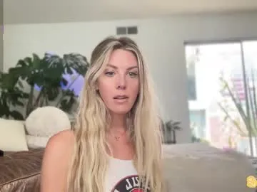 BrookeBratXO – webcam model profile photo Image 4