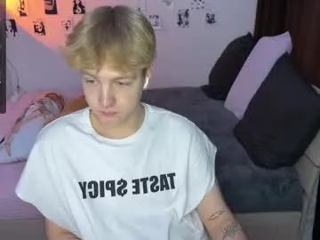 drinklinov – webcam model profile photo Image 15