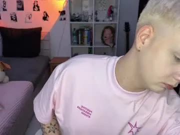 drinklinov – webcam model profile photo Image 18