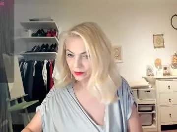 SummerElli – webcam model profile photo Image 14