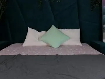 British_EmJess – webcam model profile photo Image 9