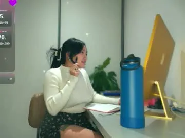 WhoreRobot – webcam model profile photo Image 11