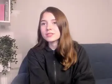 LoraDevine – webcam model profile photo Image 3