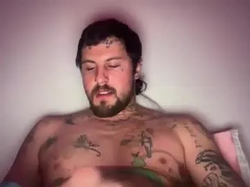 curlytwinkboy – webcam model profile photo Image 9