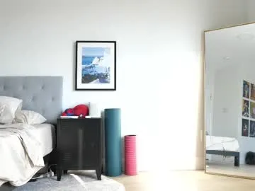 LoraDevine – webcam model profile photo Image 12