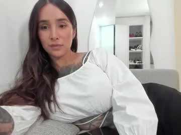 sweet_reverie – webcam model profile photo Image 3