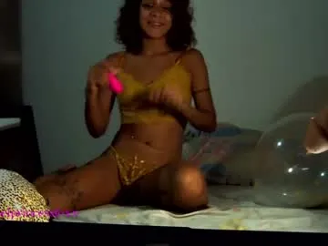 LoraDevine – webcam model profile photo Image 15