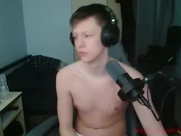 LoraDevine – webcam model profile photo Image 8