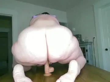 LoraDevine – webcam model profile photo Image 6