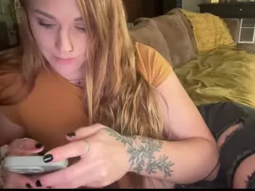 LoraDevine – webcam model profile photo Image 9