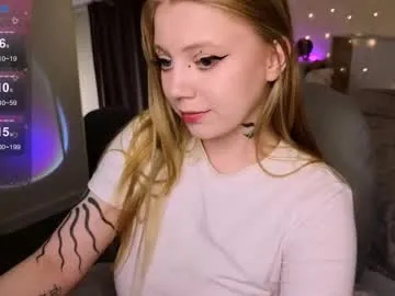 Silviyaa – webcam model profile photo Image 11