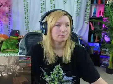 Silviyaa – webcam model profile photo Image 7