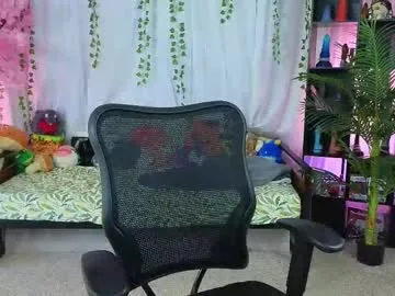 Silviyaa – webcam model profile photo Image 8